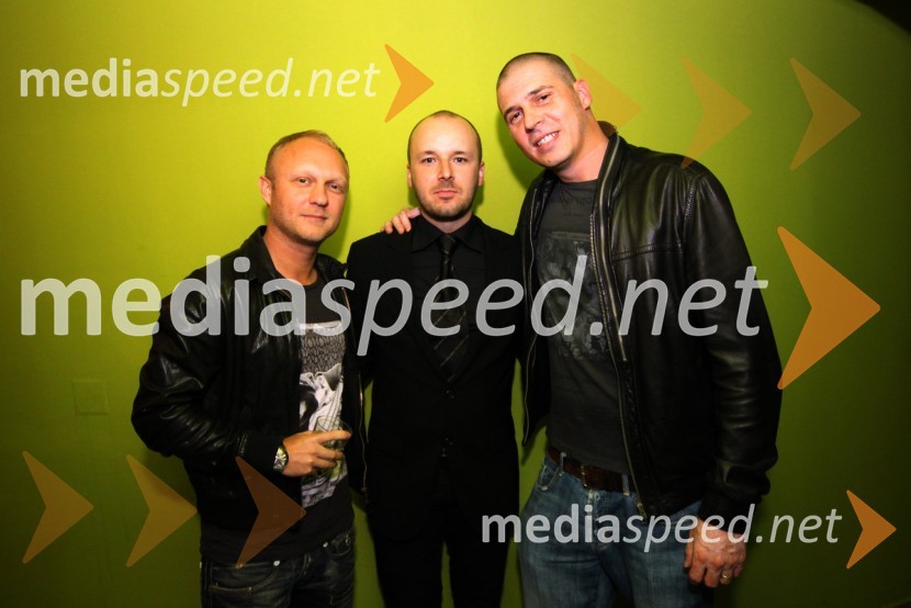Max Reich, član skupine The Shapeshifters, Bojan Belna ml., podjetnik in Simon Marlin, član skupine The ShapeshiftersThe Shapeshifters v diskoteki Yucatan