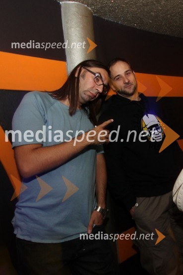 DJ ... in DJ ...The Shapeshifters v diskoteki Yucatan
