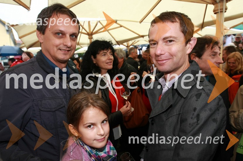 Tomaž Kancler, županski kandidat, Julija Kancler in Tomaž Orešič, županski kandidatTrgatev Stare trte v Mariboru