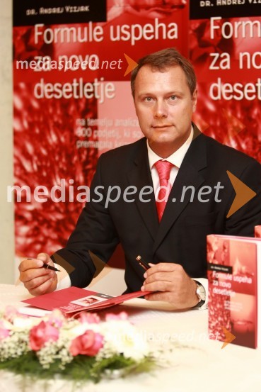 Dr. Andrej Vizjak, PwC, predsednik za svetovanjeDr. Andrej Vizjak predstavil novo knjigo z naslovom Formule uspeha za novo desetletje