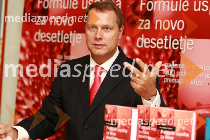 Dr. Andrej Vizjak, PwC, predsednik za svetovanjeDr. Andrej Vizjak predstavil novo knjigo z naslovom Formule uspeha za novo desetletje