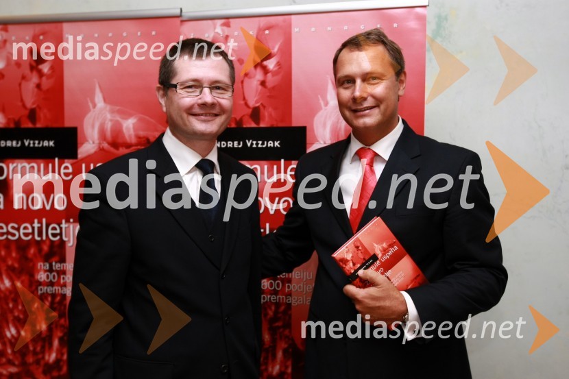 Mag. Igor Marinič, namestnik direktorja Pošte Slovenije in dr. Andrej Vizjak, PwC, predsednik za svetovanjeDr. Andrej Vizjak predstavil novo knjigo z naslovom Formule uspeha za novo desetletje