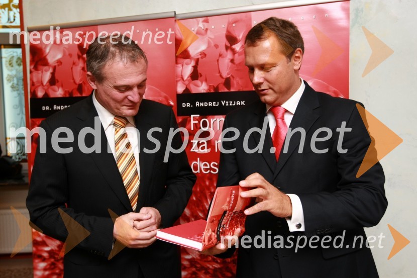 Aleksander Svetelšek, predsednik uprave družbe Petrol d.d. in dr. Andrej Vizjak, PwC, predsednik za svetovanjeDr. Andrej Vizjak predstavil novo knjigo z naslovom Formule uspeha za novo desetletje