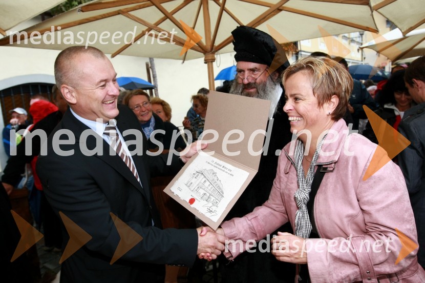 Franc Kangler, župan MOM in dr. Alenka Šverc, Nova SlovenijaTrgatev Stare trte v Mariboru