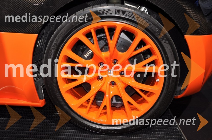 Bugatti Veyron 16.4 Super SportBugatti Veyron 16.4 Super Sport