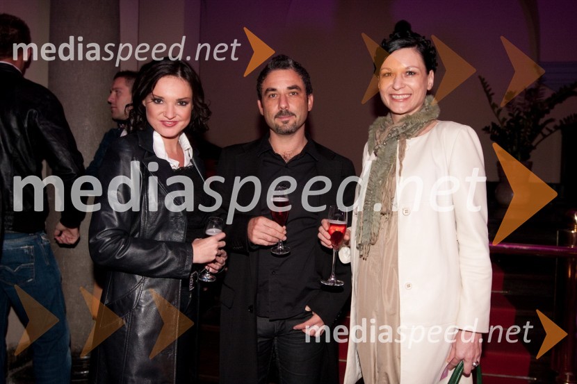 Alenka Gotar, pevka, Smpad Vladikovič s spremljevalkoPink Si Sloveniji, koncert ob začetku delovanja v Sloveniji