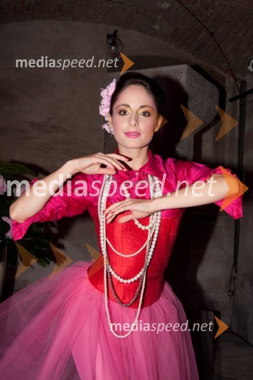 Ana Klašnja, baletkaPink Si Sloveniji, koncert ob začetku delovanja v Sloveniji