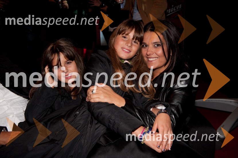 Milica Mitrović s hčerkamaPink Si Sloveniji, koncert ob začetku delovanja v Sloveniji