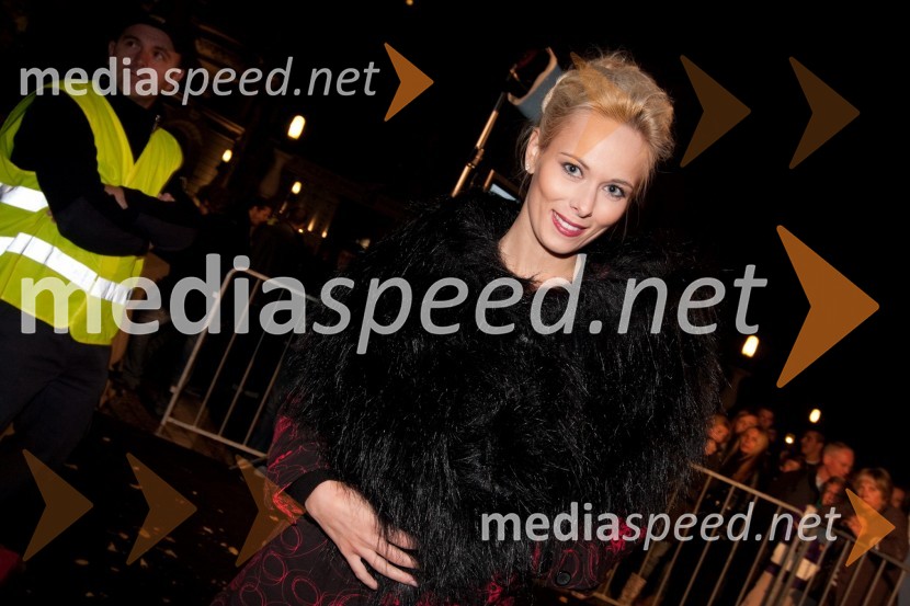 Pia Pustovrh, novinarkaPink Si Sloveniji, koncert ob začetku delovanja v Sloveniji