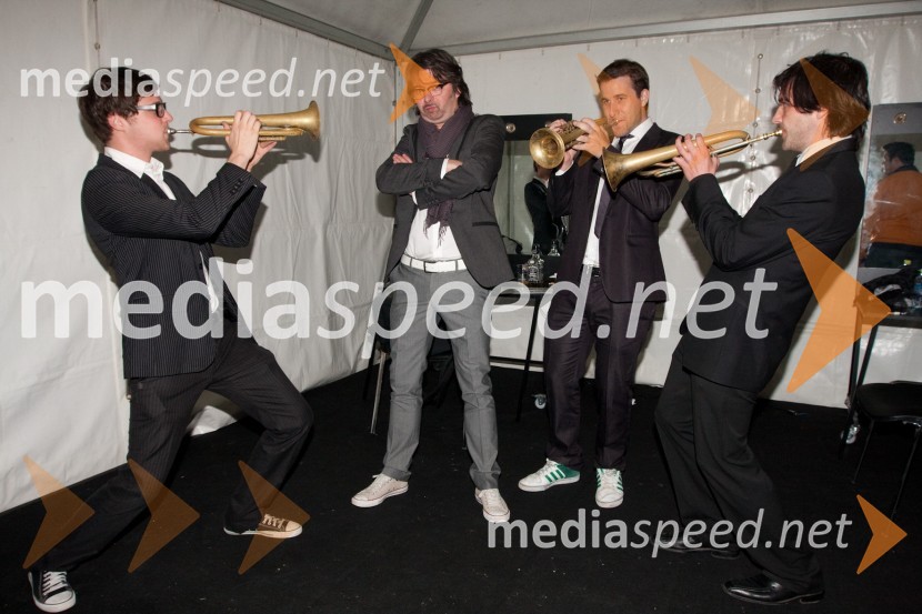 Robert Pešut-Magnifico, glasbenikPink Si Sloveniji, koncert ob začetku delovanja v Sloveniji