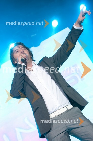 Robert Pešut-Magnifico, glasbenikPink Si Sloveniji, koncert ob začetku delovanja v Sloveniji