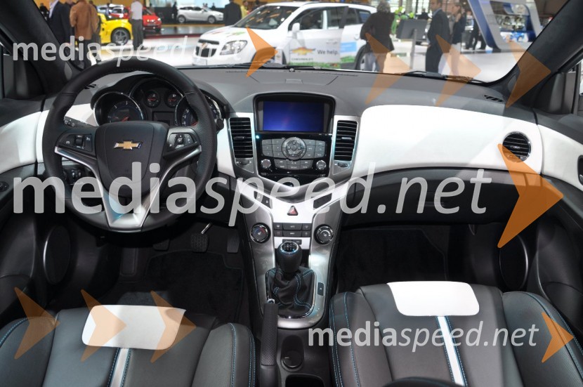 Chevrolet CruzeChevrolet Cruze