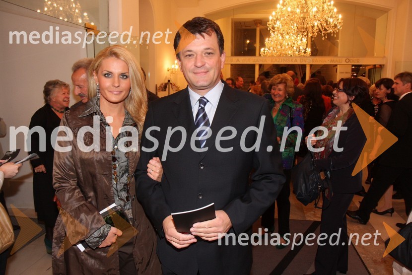 Gregor Jager, kandidat za župana Mestne občine Maribor ter soproga Sara PrislanLa boheme, premiera opere SNG Maribor