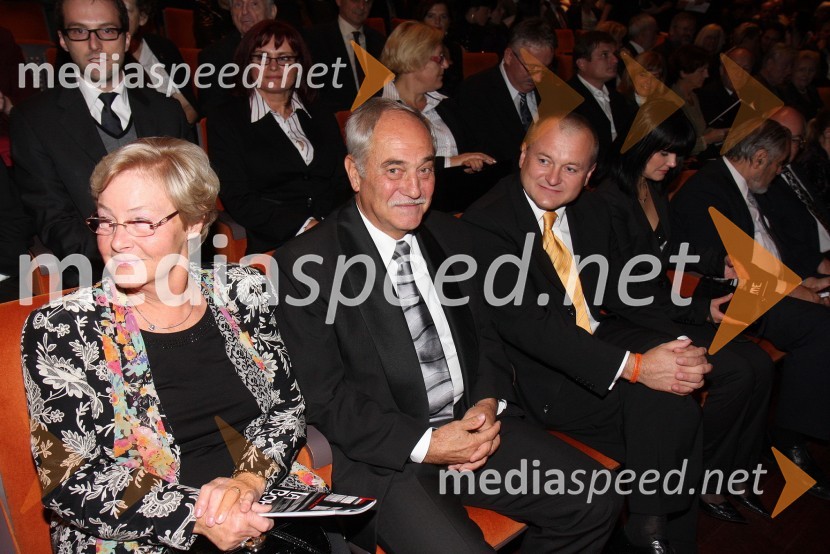 Rudi Moge, nekdanji poslanec DZ in predsednik sveta SNG Maribor ter njegova soproga Alojzija Čas Moge, Franc Kangler, župan Mestne občine Maribor ter soproga TanjaLa boheme, premiera opere SNG Maribor