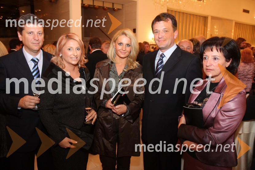 ..., Mirjana Stiplošek Gorza, lastnica butika La Miriam, Gregor Jager, kandidat za župana Mestne občine Maribor ter soproga Sara Prislan, ...La boheme, premiera opere SNG Maribor