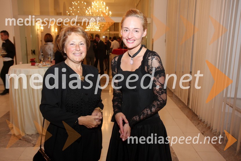 Melita Cimerman, kandidatka za županjo Mestne občine Maribor in Valentina Turcu, balerinaLa boheme, premiera opere SNG Maribor