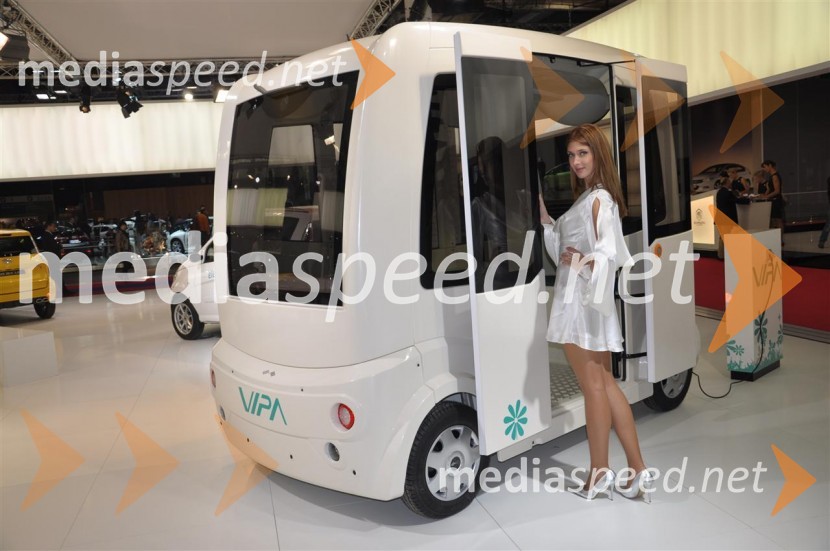 Dekleta Pariškega avtosalonaDekleta Pariškega avtosalona