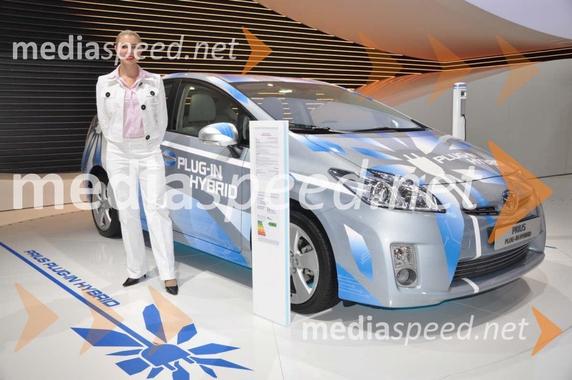 Dekleta Pariškega avtosalonaDekleta Pariškega avtosalona