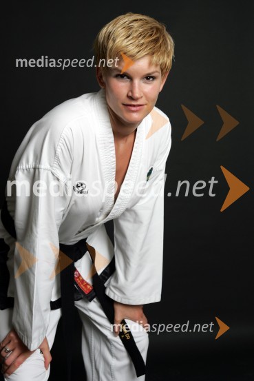 Nuša Rajher, svetovna in evropska prvakinja v taekwondoju in kickboksuNuša Rajher, svetovna in evropska prvakinja v taekwondoju in kickboksu