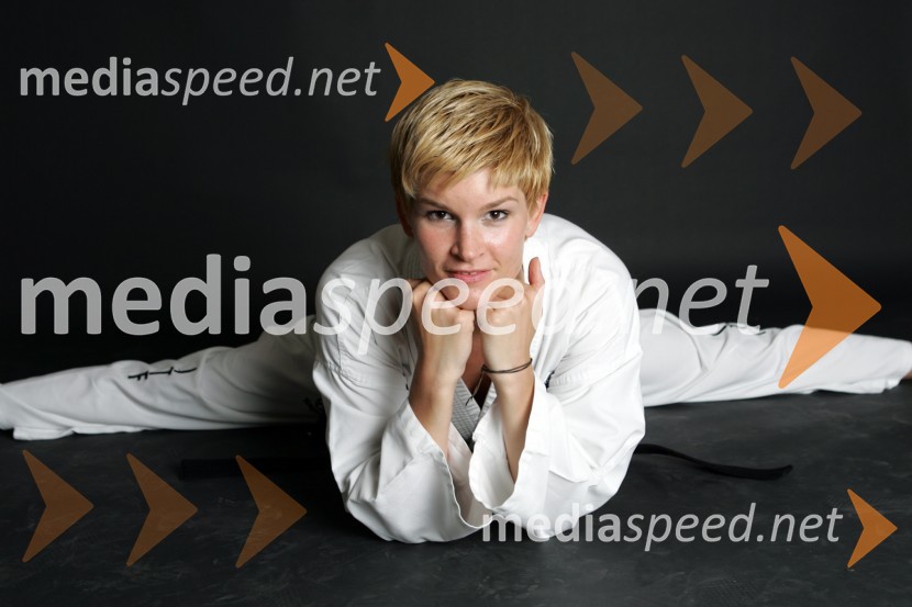 Nuša Rajher, svetovna in evropska prvakinja v taekwondoju in kickboksuNuša Rajher, svetovna in evropska prvakinja v taekwondoju in kickboksu