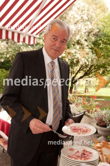 	Zvone Špec, predsednik lions kluba Bled in ...1. mednarodni dobrodelni golf turnir Lions Alpe Adria 2010