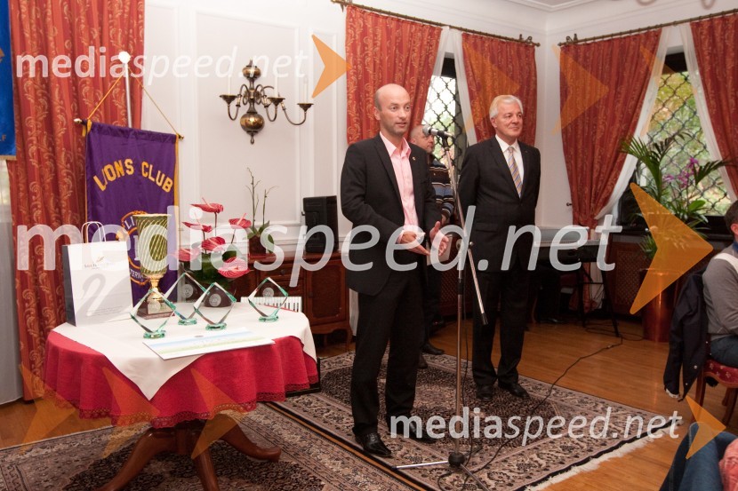Tomaž Kastelic, nekdanji predsednik lions kluba Bled golf in      Zvone Špec, predsednik lions kluba Bled1. mednarodni dobrodelni golf turnir Lions Alpe Adria 2010