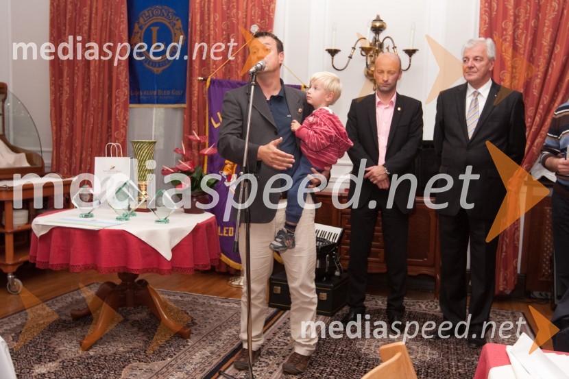 Anton Horvatič, direktor Diners Cluba Slovenije, Tomaž Kastelic, nekdanji predsednik lions kluba Bled golf in Zvone Špec, predsednik lions kluba Bled1. mednarodni dobrodelni golf turnir Lions Alpe Adria 2010