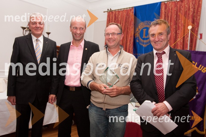 Zvone Špec, predsednik lions kluba Bled, Tomaž Kastelic, nekdanji predsednik lions kluba Bled golf, Matjaž Šink in Gerry Jekl1. mednarodni dobrodelni golf turnir Lions Alpe Adria 2010