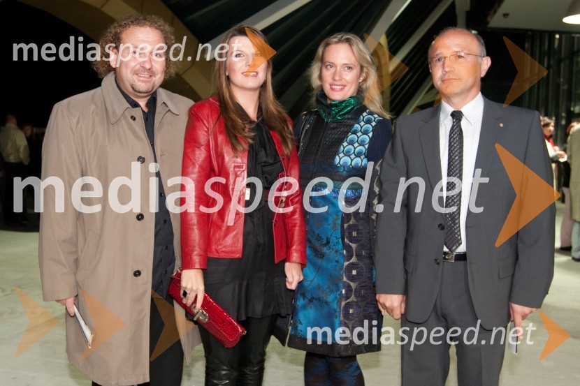 Darko Brlek, direktor Festivala Ljubljana s spremljevalko Janjo, Alenka Slavinec in Darko JazbecJosé Carreras, koncert opernega pevca