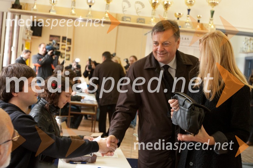 Zoran Jankovič, župan mestne občine Ljubljana
Svoj glas na volitvah je oddal župan Mestne občine Ljubljana Zoran Jankovič