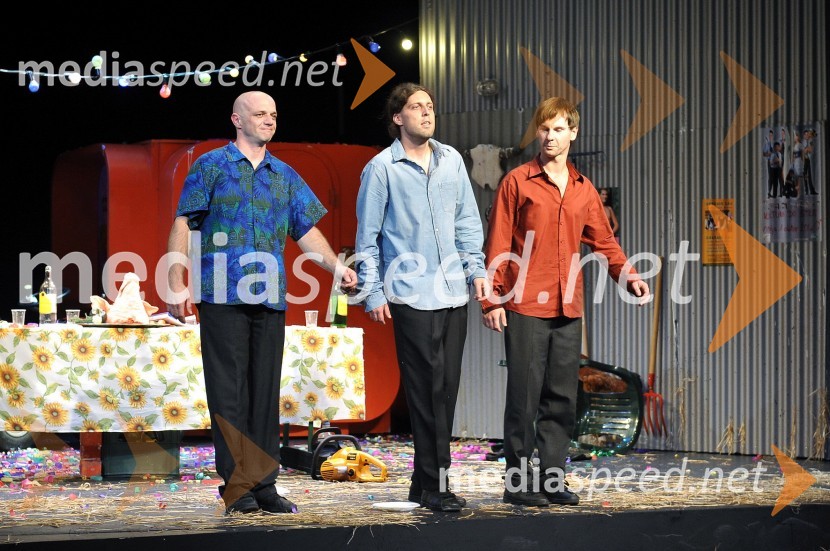 Priklon igralcevŽupanova Micka, premiera komedije SLG Celje