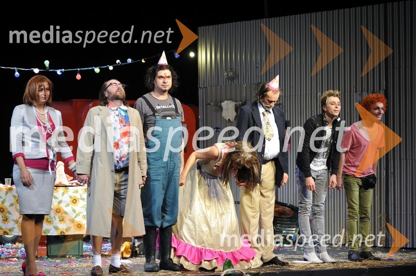 Priklon igralcevŽupanova Micka, premiera komedije SLG Celje