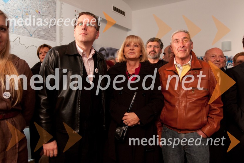 Jani Möderndorfer, podžupan Ljubljane, Jadranka Dakić, podžupanja Ljubljane in Aleš Čerin, podžupan LjubljaneSpremljanje rezultatov v štabu Zorana Jankoviča