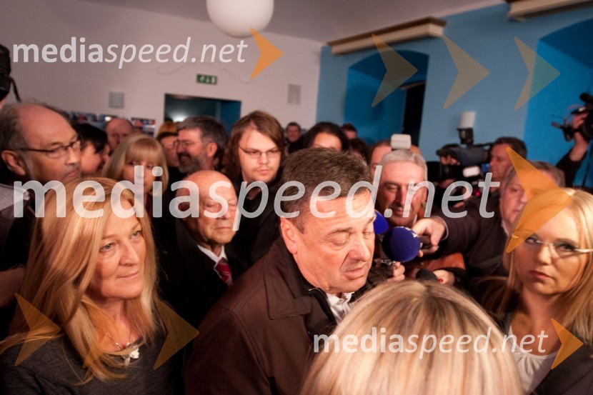 	Zoran Jankovič, župan mestne občine Ljubljana, soproga MijaSpremljanje rezultatov v štabu Zorana Jankoviča