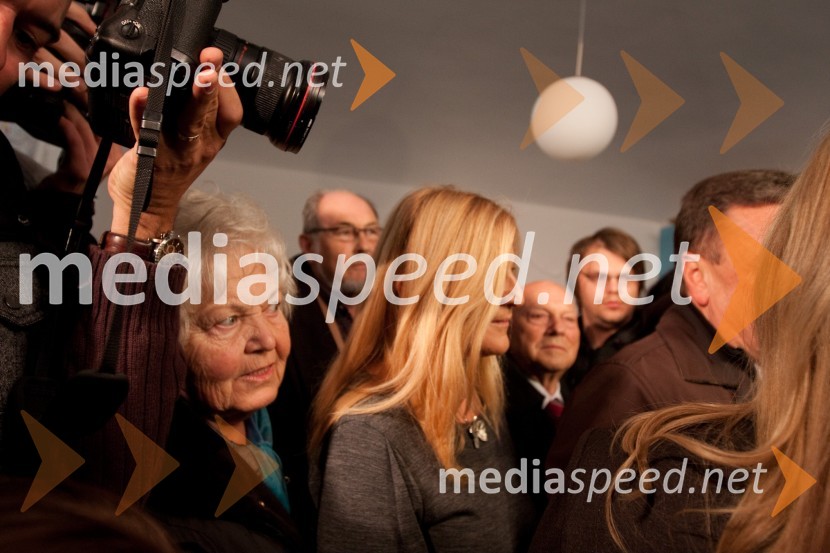 	Zoran Jankovič, župan mestne občine Ljubljana, soproga Mija in mama IvankaSpremljanje rezultatov v štabu Zorana Jankoviča