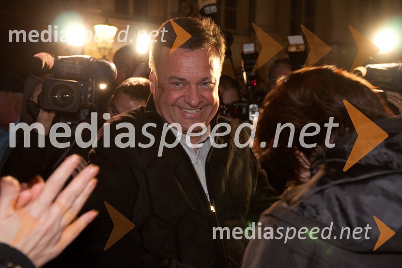 Zoran Jankovič, župan mestne občine LjubljanaSpremljanje rezultatov v štabu Zorana Jankoviča