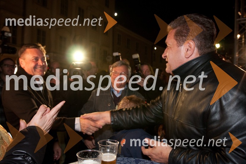 Zoran Jankovič, župan mestne občine Ljubljana in ...Spremljanje rezultatov v štabu Zorana Jankoviča