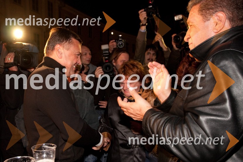 Zoran Jankovič, župan mestne občine Ljubljana in ...Spremljanje rezultatov v štabu Zorana Jankoviča