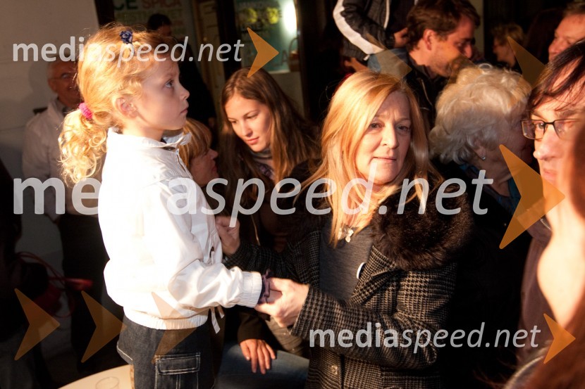 Mija Janković in vnukinja JuliaSpremljanje rezultatov v štabu Zorana Jankoviča