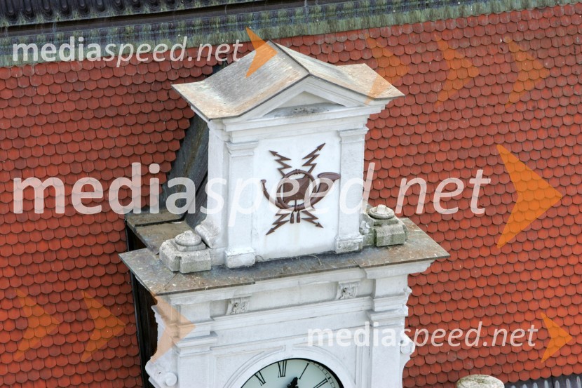 Pogled na Maribor iz zvonika Stolne cerkve. Streha glavne pošte, Slomškov trg
Maribor, Slovenija