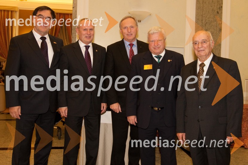 Anton Končnik, asistent guvernerja, Edi Stropnik, asistent guvernerja, Otmar Zorn, asistent guvernerja rotary distrikta 1910, Peter Herbich, past guverner in Stanko OjnikRotary club Ljubljana praznoval 20 let