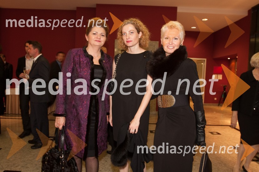 Milena Eber, Krznarstvo Eber, Hermina Kovačič, urednica Dines club magazine in Darinka KazičRotary club Ljubljana praznoval 20 let