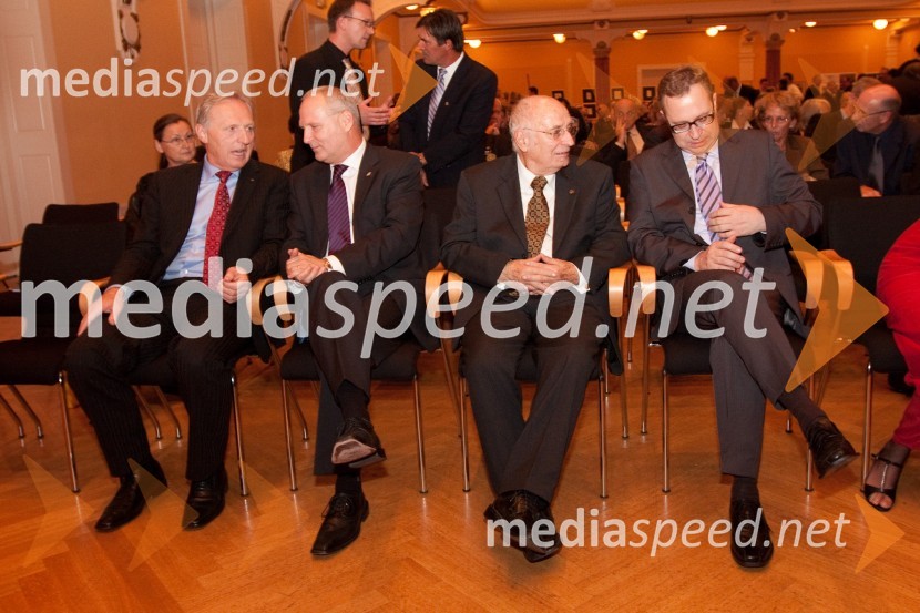Otmar Zorn, asistent guvernerja rotary distrikta 1910, Edi Stropnik, asistent guvernerja, Stanko Ojnik in Marko Filli, generalni direktor RTV SlovenijaRotary club Ljubljana praznoval 20 let