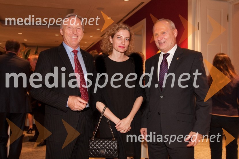 Otmar Zorn, asistent guvernerja rotary distrikta 1910, Hermina Kovačič, urednica Diners club magazine in Edi Stropnik, asistent guvernerjaRotary club Ljubljana praznoval 20 let