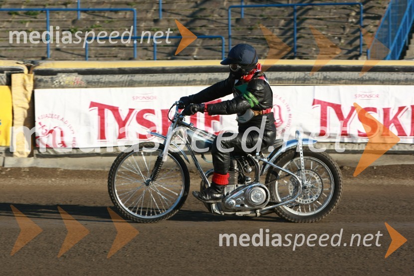 Leigh Adams, poslovilna dirka