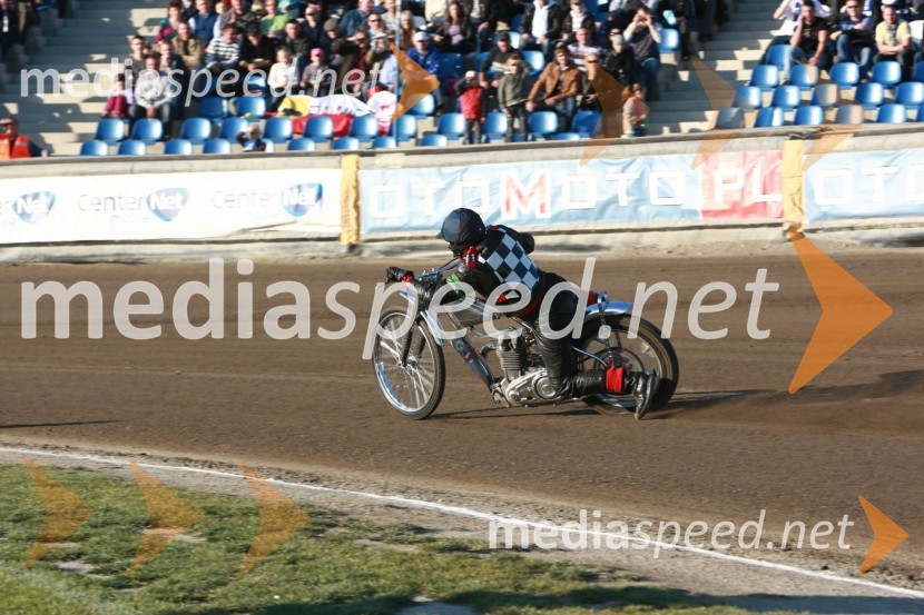 Leigh Adams, poslovilna dirka