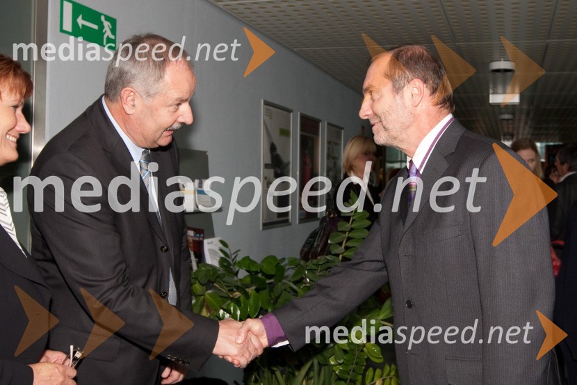 Marjan Mateta, podpredsednik GZS in Samo Žargi, direktor dogodkov pri Delu revijeZnanstvenica leta 2010