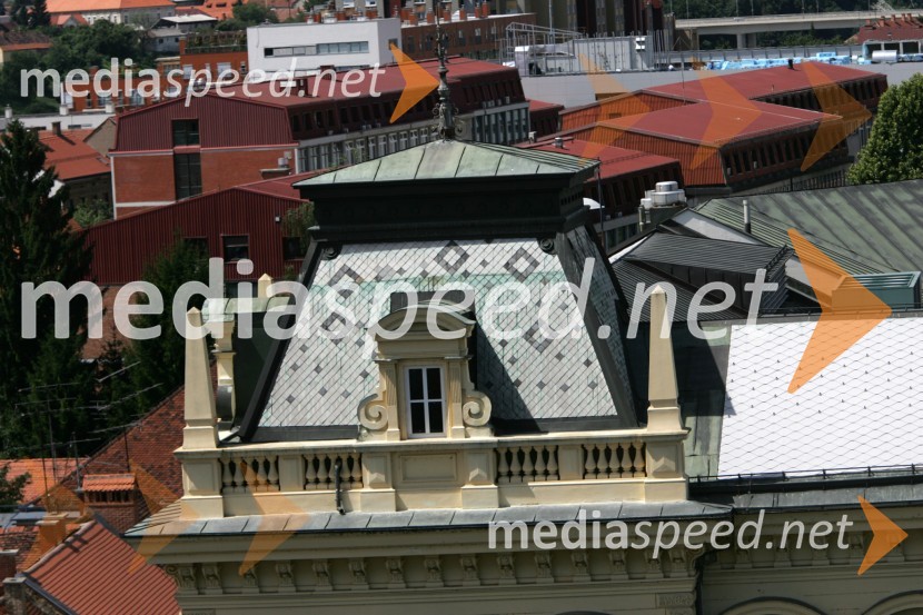 Pogled na Maribor iz zvonika Stolne cerkve.Maribor, Slovenija