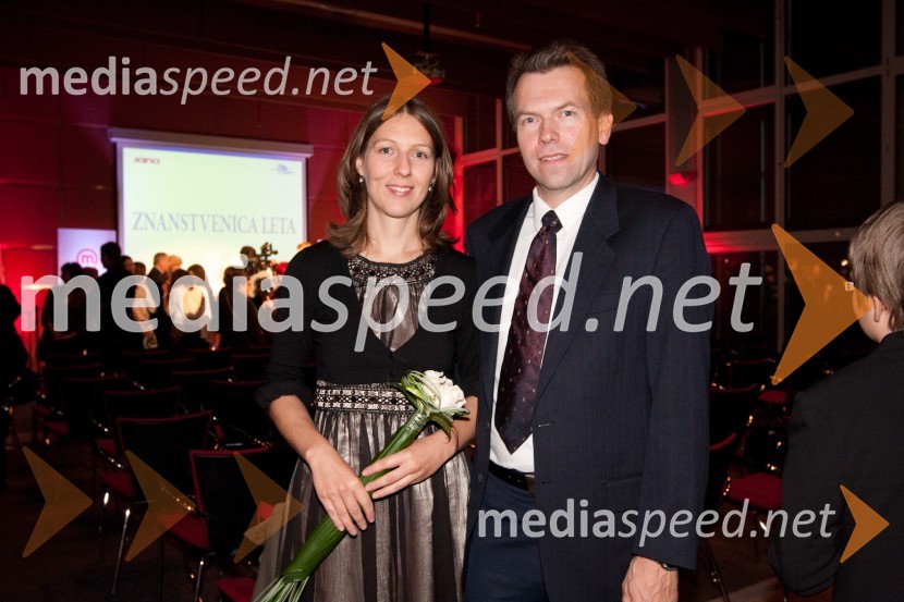 dr. Tina Pangršič, kandidatka za znanstvenico leta 2010 in Andrej VilfanZnanstvenica leta 2010