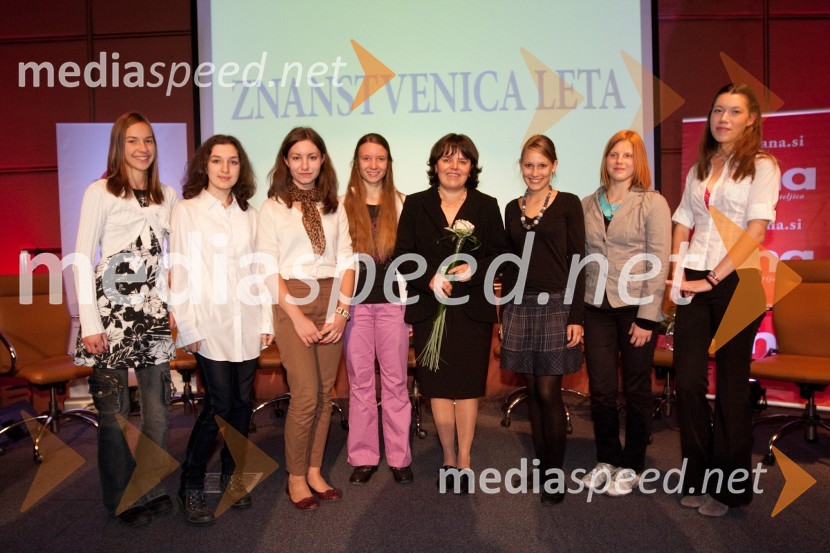 dr Maja Remškar z bežigrajskimi gimnazijkamiZnanstvenica leta 2010